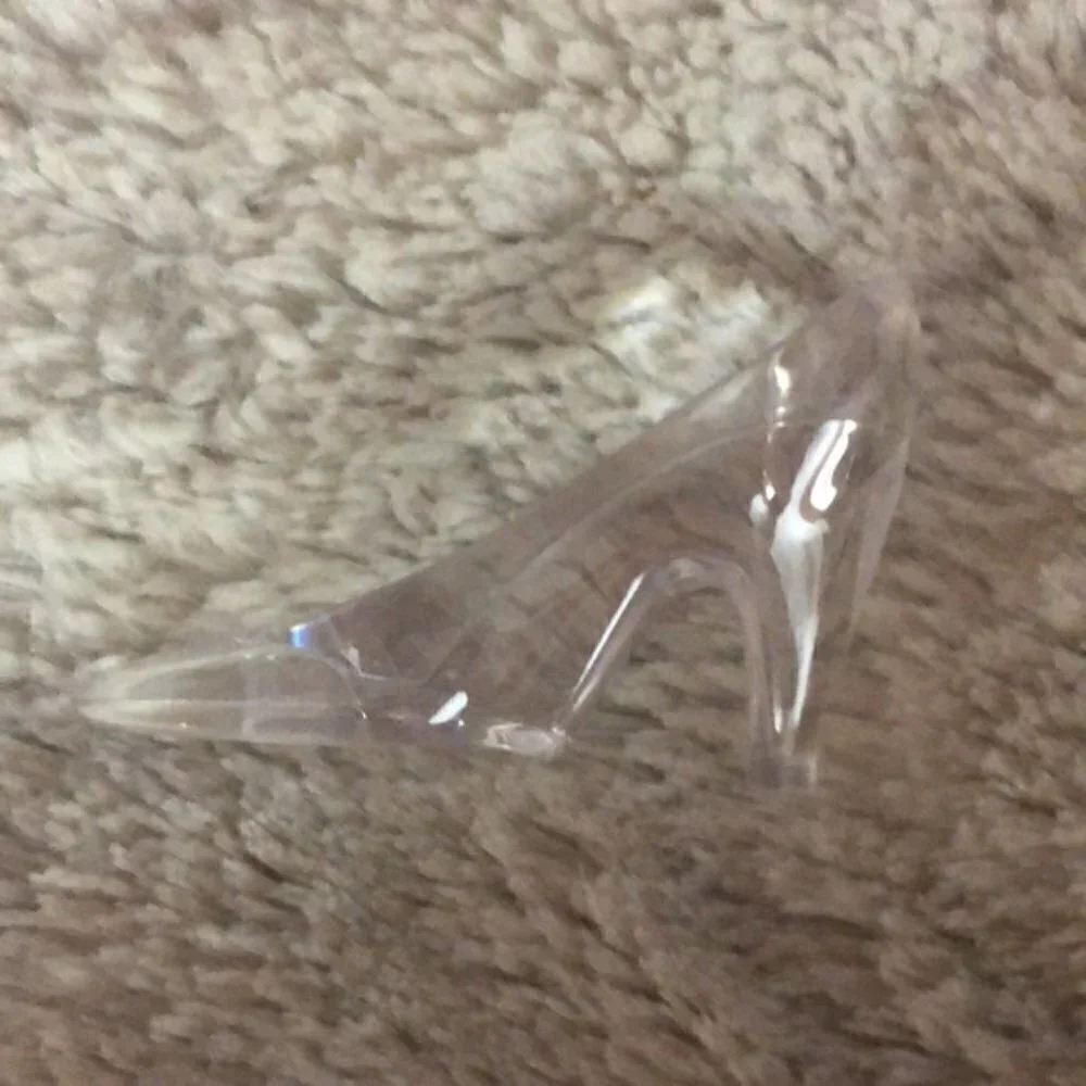 🛒 $12 -  12 x Clear plastic shoe party favors Weddings Showers